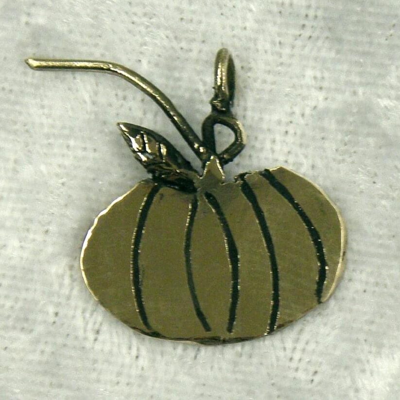 About 2009 pumpkin pendant