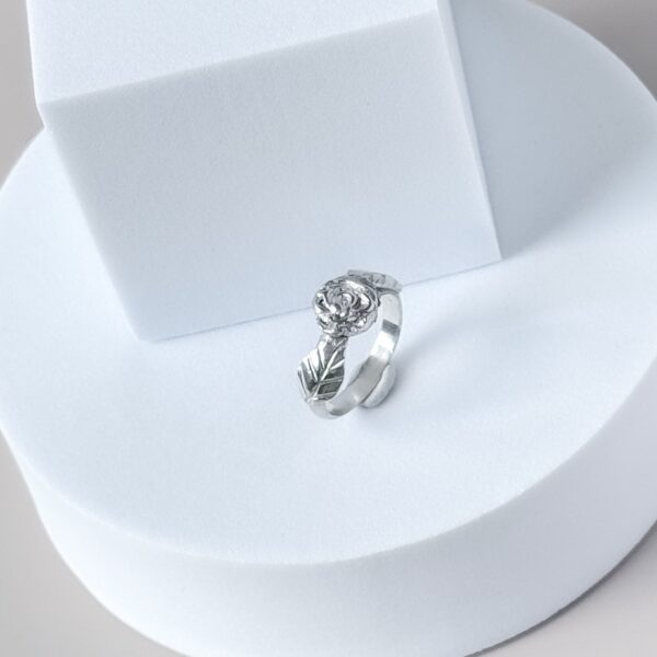 Home sterling silver rose and leaves ring